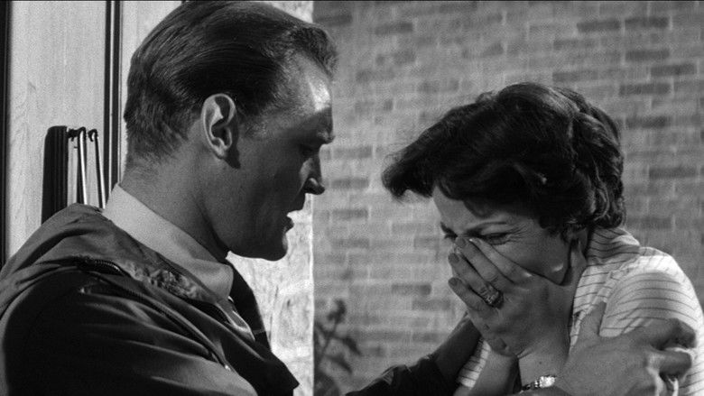 кадр из фильма Никогда не бери сладости у незнакомых