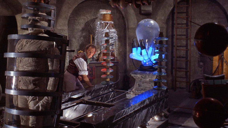 кадр из фильма Грех Франкенштейна