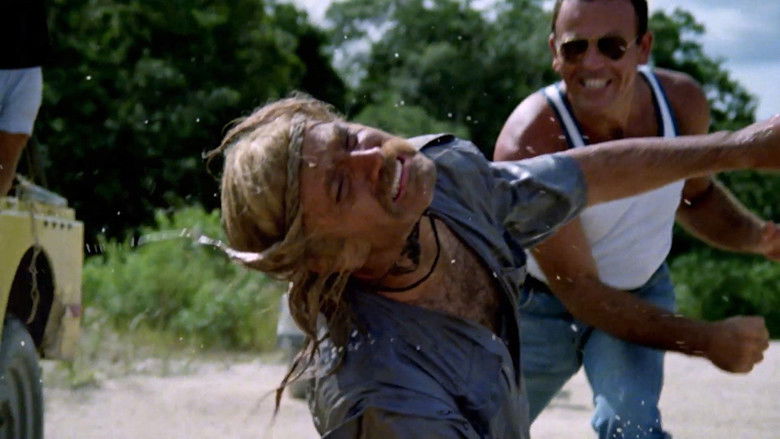 кадр из фильма Охотник на акул