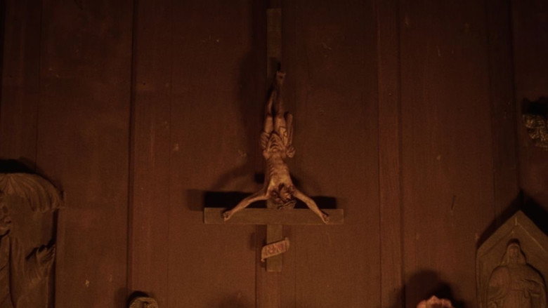 кадр из фильма Huwag Kang Titingin