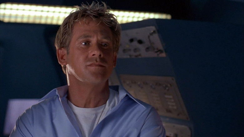 кадр из фильма Срочное погружение 2