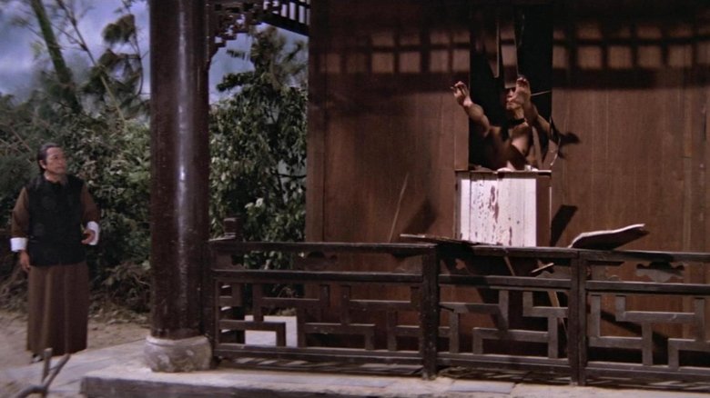 кадр из фильма Непобедимый Шаолинь