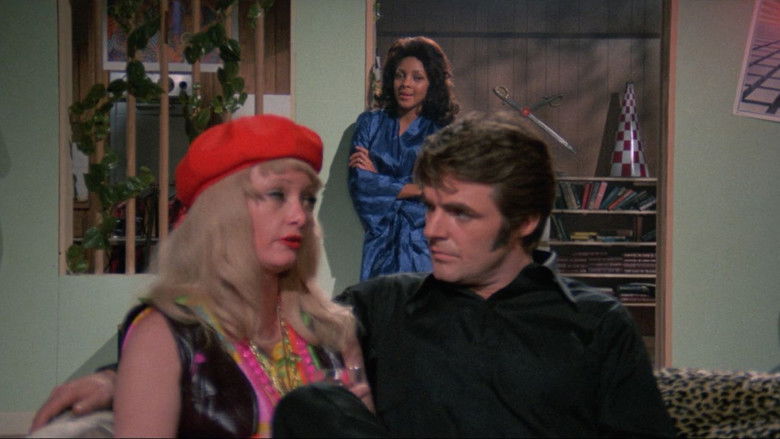 кадр из фильма The Naked Zoo