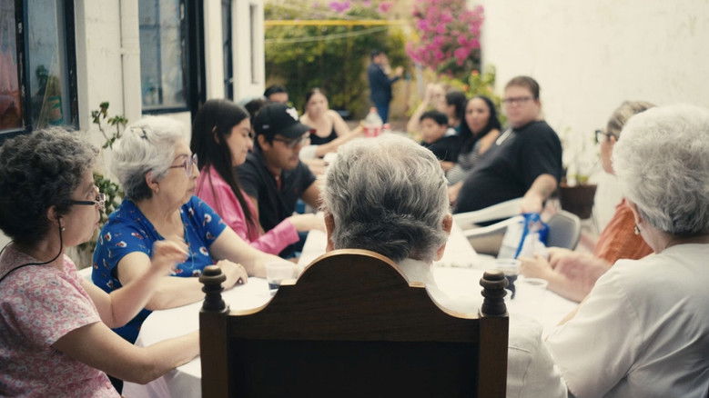 кадр из фильма Los días dorados