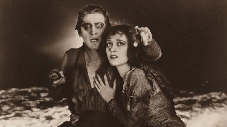 кадр из фильма When a Man Loves