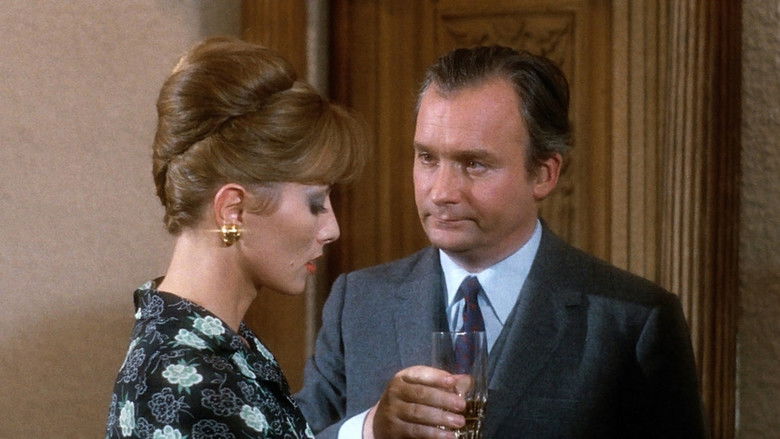 кадр из фильма Неверная жена