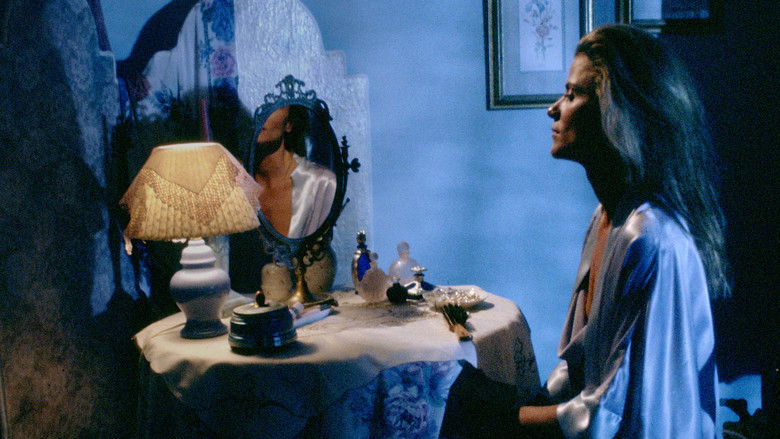 кадр из фильма Fatal Instinct