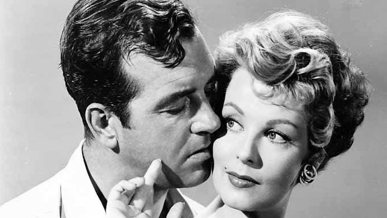 кадр из фильма Slightly Scarlet