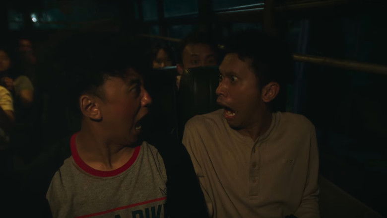 кадр из фильма Warung Pocong