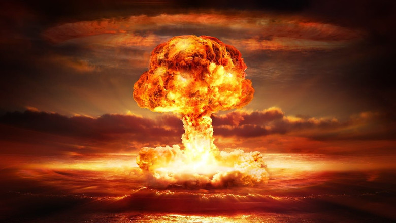 кадр из фильма Oppenheimer, la véritable histoire de la bombe atomique.