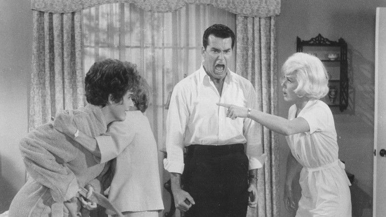 кадр из фильма Я вернулась, дорогой