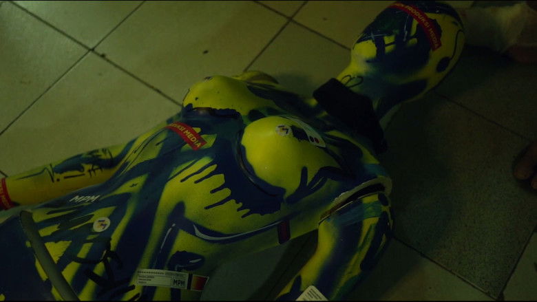 кадр из фильма NO STEP