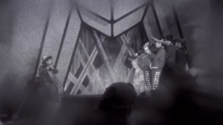 кадр из фильма The Saddest Music in the World