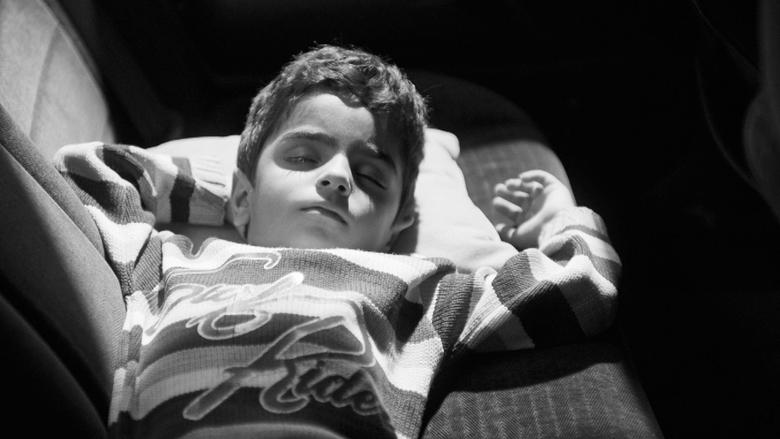 кадр из фильма Balatar az abrhaye asidi