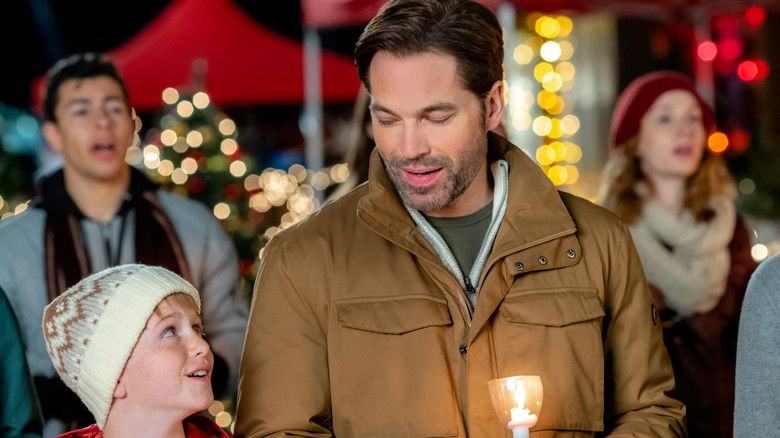 кадр из фильма Рождественский городок