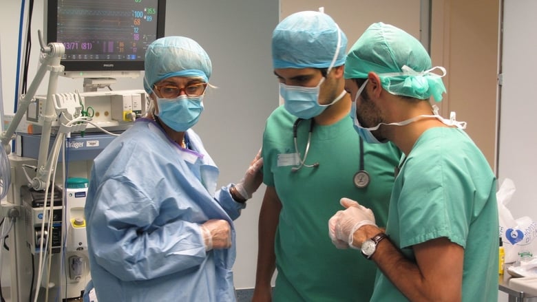 кадр из фильма Burning Out, dans le ventre de l'hôpital