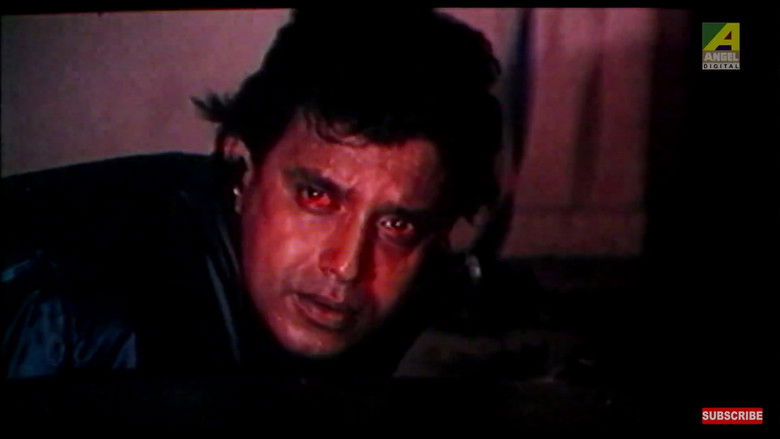 кадр из фильма Непобедимый