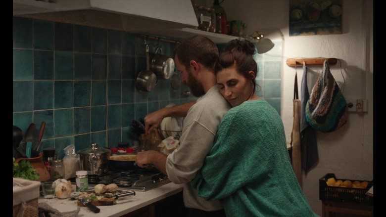 кадр из фильма Глухая