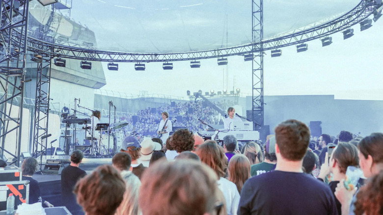 кадр из фильма Terminal 1 : Air, Phoenix et Étienne de Crécy