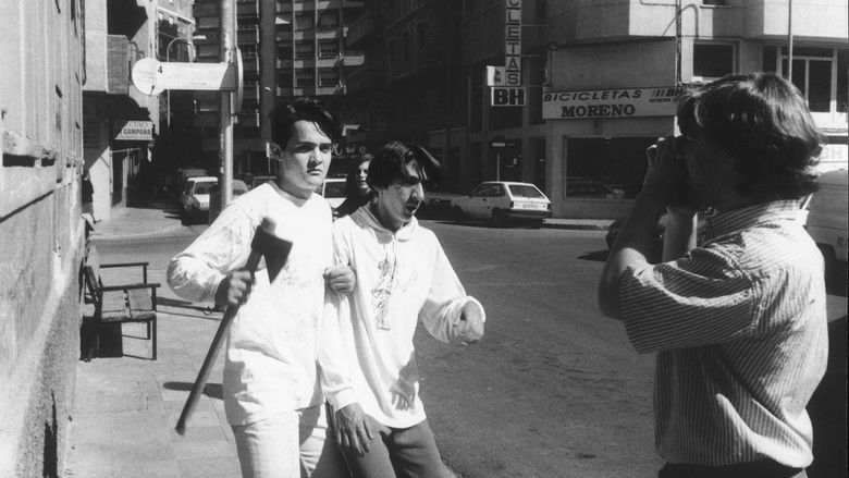 кадр из фильма Calle Ancha, Fin de Siglo