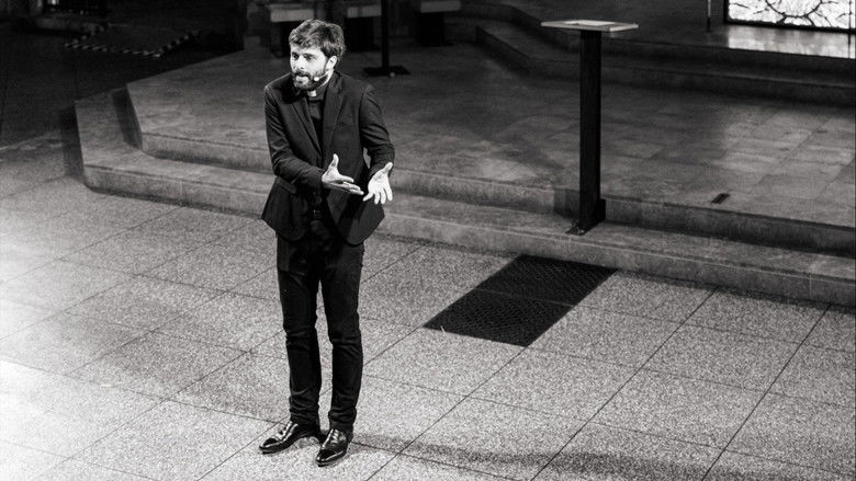 кадр из фильма Monsieur le Curé fait sa crise