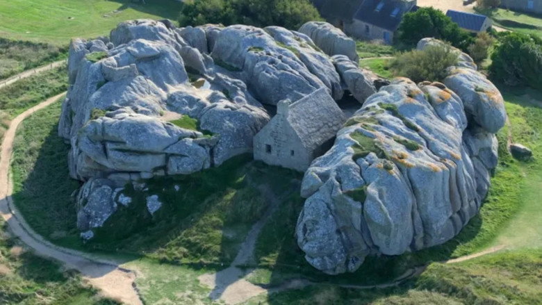 кадр из фильма Finistère, ces Bretons du bout du monde