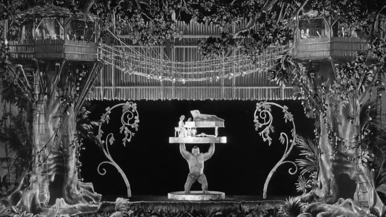 кадр из фильма Могучий Джо Янг