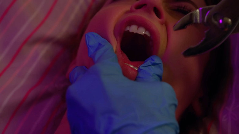 кадр из фильма The Dentist 2