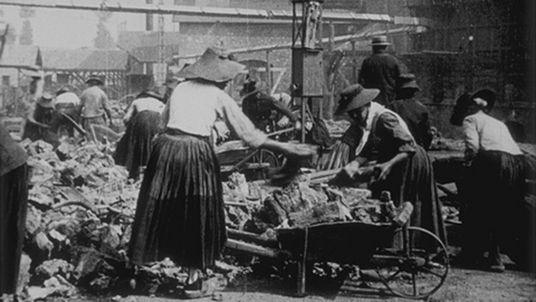 кадр из фильма Carmaux, chargement du coke