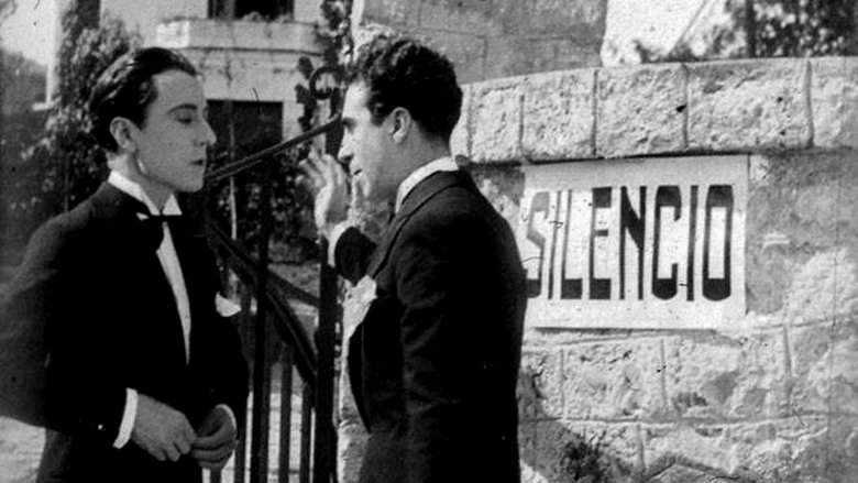 кадр из фильма El misterio de la Puerta del Sol