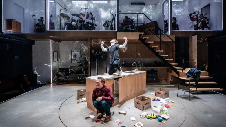 кадр из фильма Next to Normal