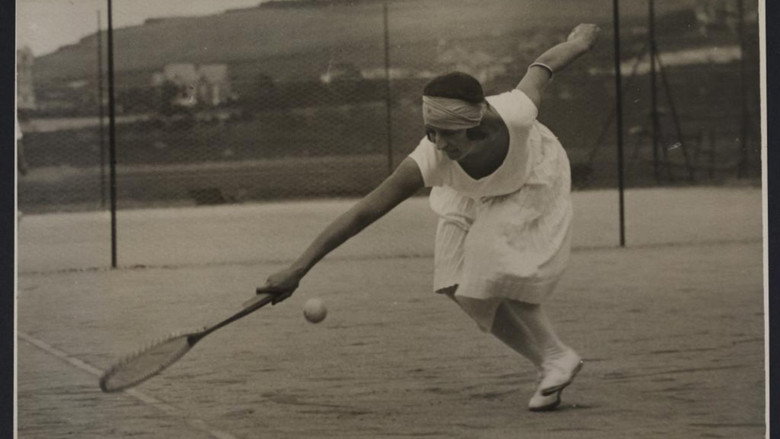 кадр из фильма Suzanne Lenglen, le court de la liberté