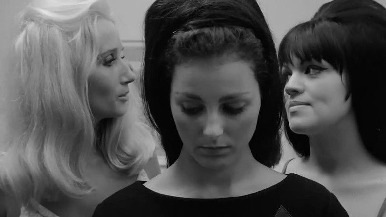 кадр из фильма Desire Under The Palms