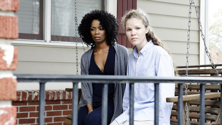 кадр из фильма Raising Izzie