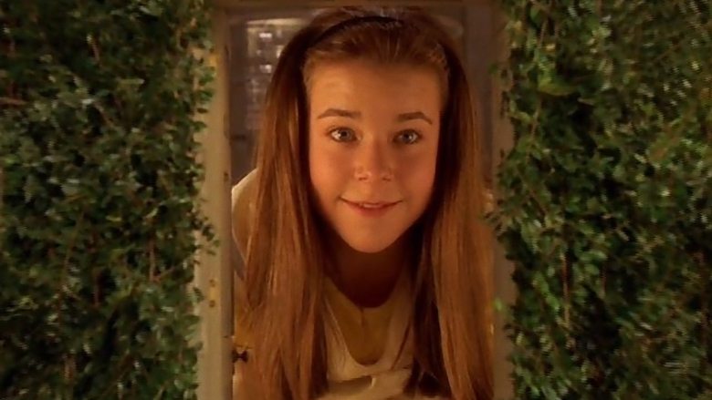 кадр из фильма Алиса в стране чудес