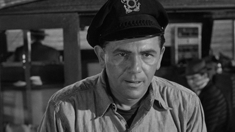 кадр из фильма The Breaking Point