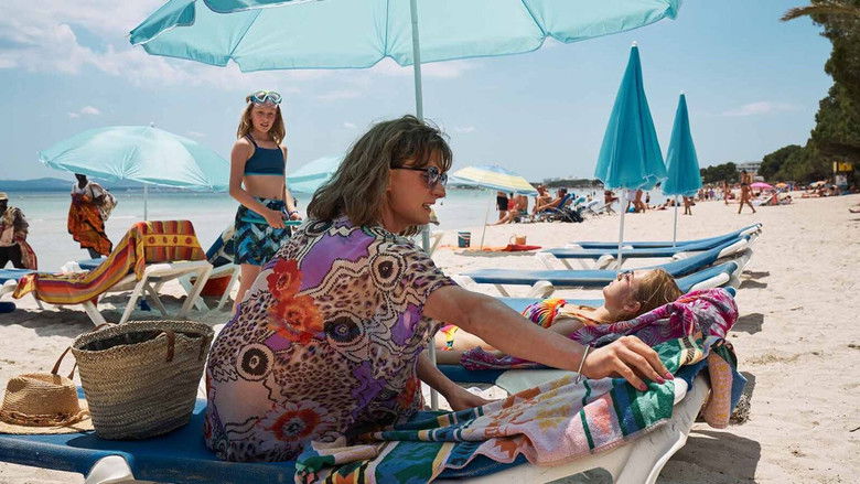 кадр из фильма Совершенно нормальная семья