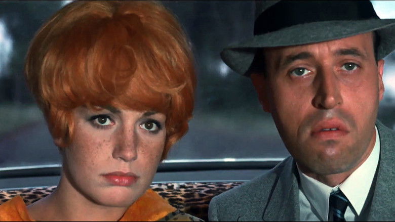 кадр из фильма Non faccio la guerra, faccio l'amore