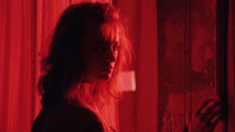 кадр из фильма Девушка в жёлтой пижаме