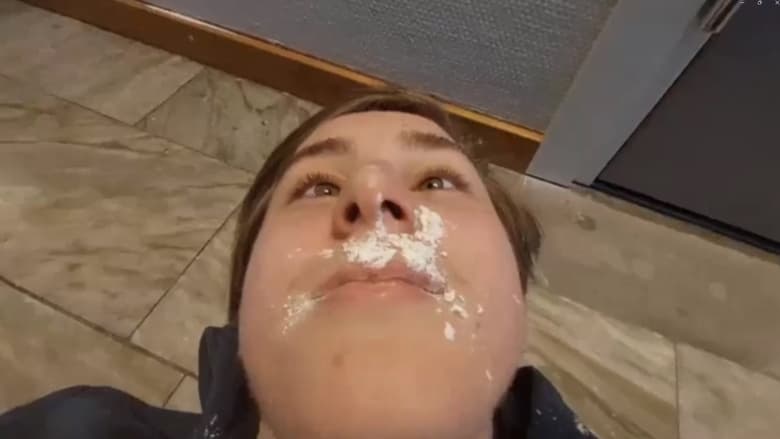 кадр из фильма Kokainvit och Några Dvärgar