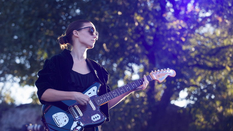 кадр из фильма Между нами музыка