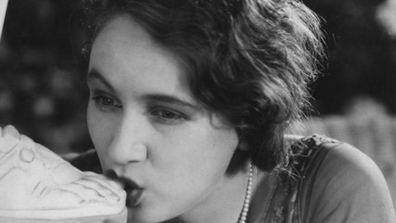 кадр из фильма Золотой век