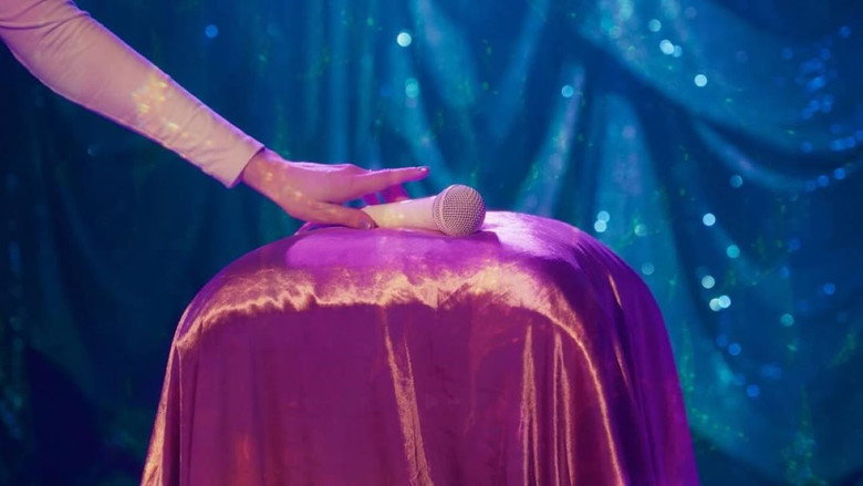 кадр из фильма Emma Holland: Here Comes Mr. Forehead