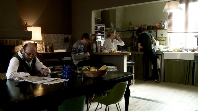 кадр из фильма Сексуальные хроники французской семьи