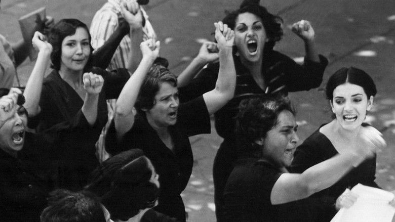 кадр из фильма Лусия