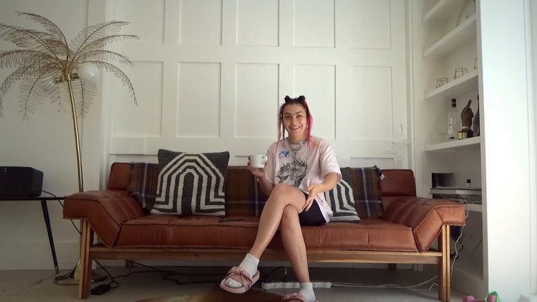 кадр из фильма Charli XCX: Alone Together