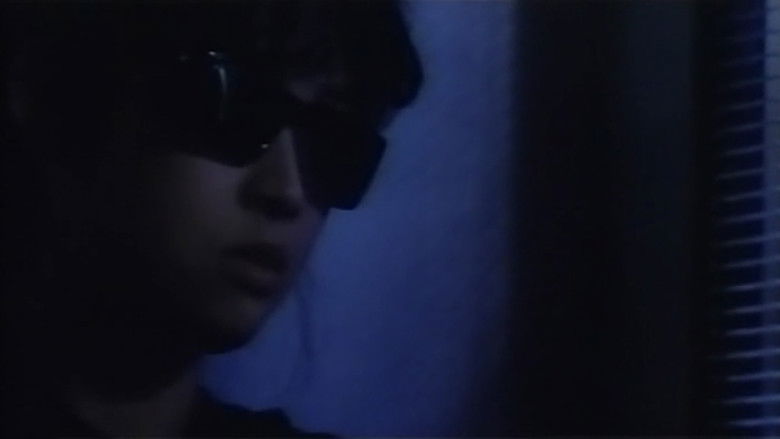 кадр из фильма 地下鉄連続レイプ 制服狩り