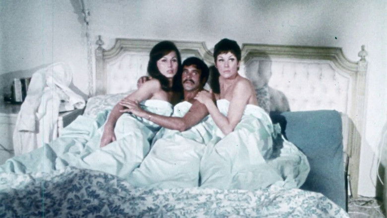 кадр из фильма Two Roses and a Golden Rod