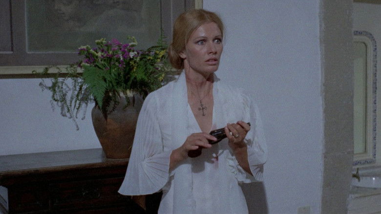 кадр из фильма Белое одеяние для Мариале