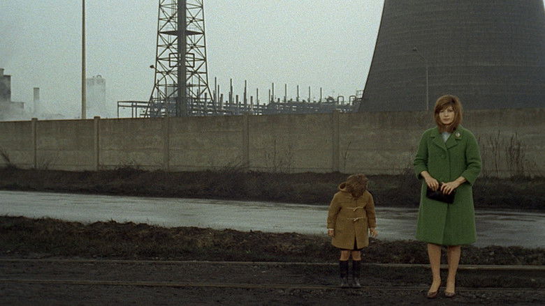 кадр из фильма Красная пустыня